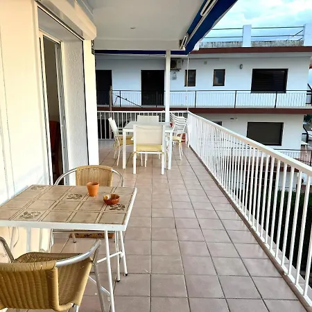 En La Playa Del Segon Moll Apartment Roses