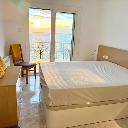 En La Playa Del Segon Moll Apartment Roses